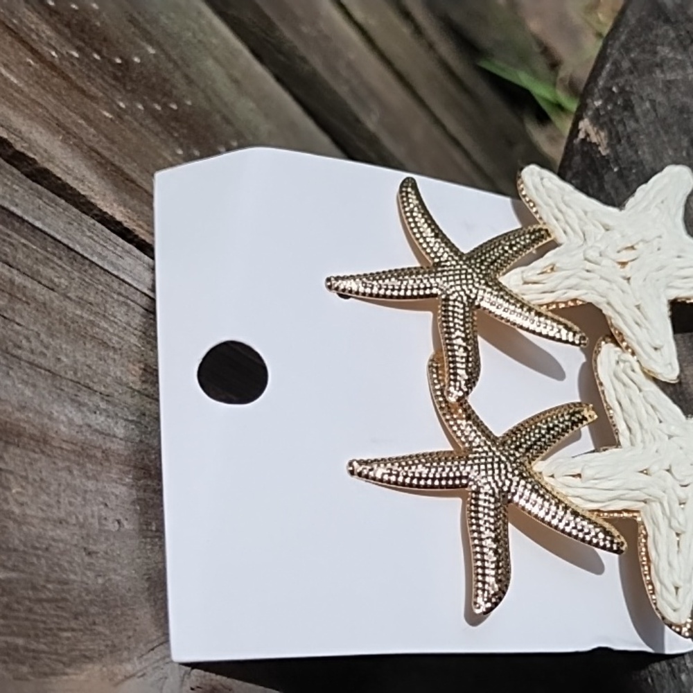 New Elegant Starfish Earrings - Cream and Gold - Picture 2 of 6